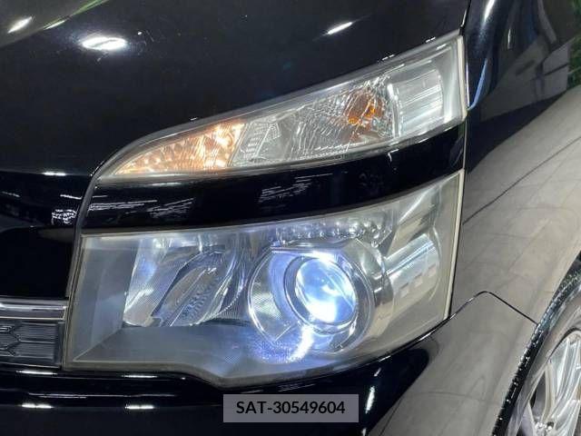 Toyota VOXY 2010-08 370323-13