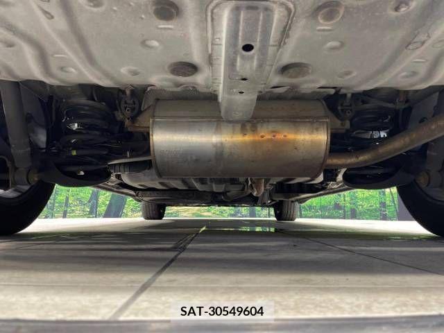Toyota VOXY 2010-08 370323-19