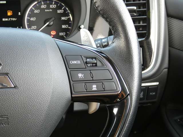 Mitsubishi OUTLANDER 2015-10 196732-16