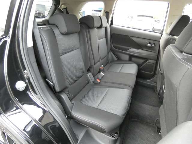 Mitsubishi OUTLANDER 2015-10 196732-6