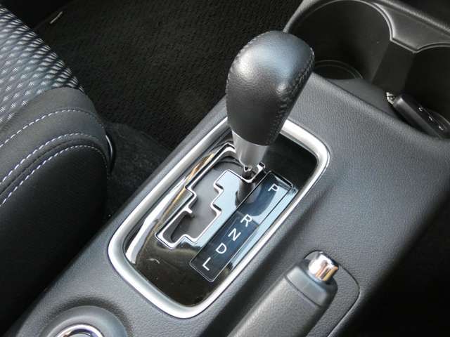 Mitsubishi OUTLANDER 2015-10 196732-12