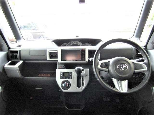 Toyota Pixis Mega 2016-01 7852-7