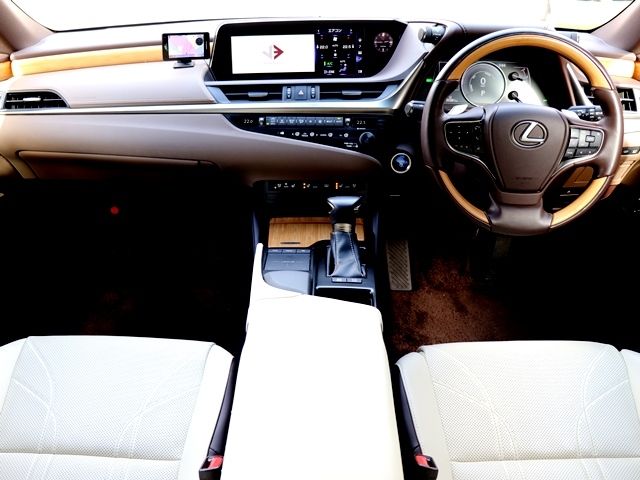 Lexus ES 2018-12 653-1
