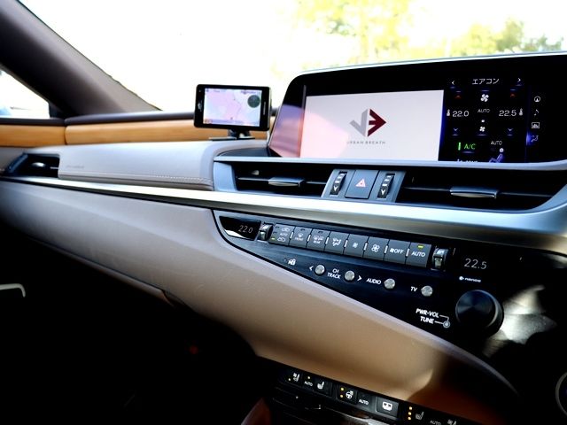 Lexus ES 2018-12 653-14