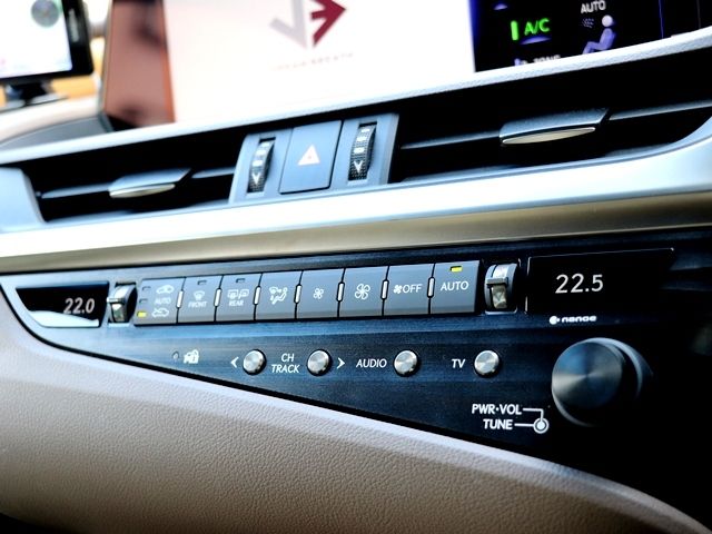 Lexus ES 2018-12 653-17