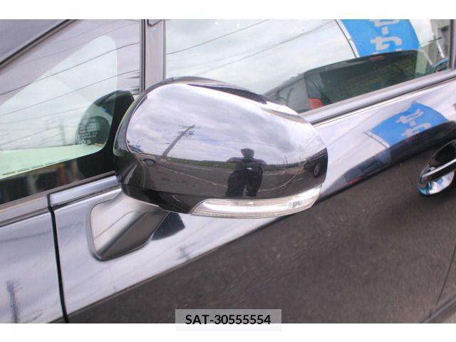 Toyota PRIUS 2011-10 242704-11