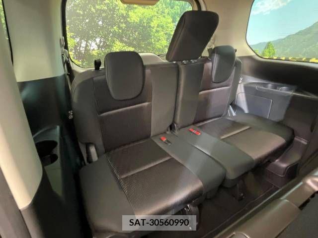 Nissan SERENA 2018-08 324973-9