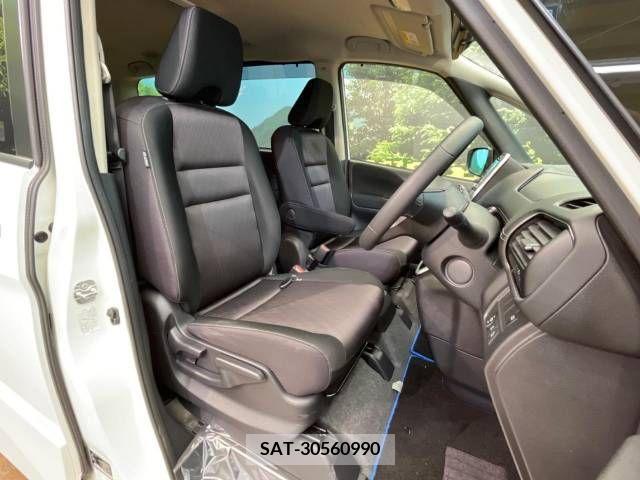 Nissan SERENA 2018-08 324973-7