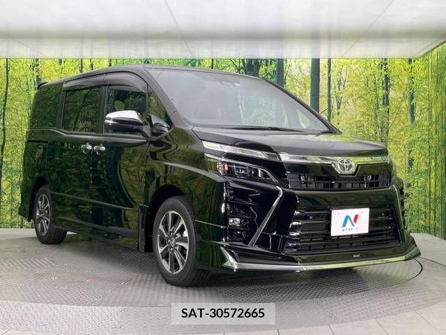 Toyota VOXY 2021-10 370319-17