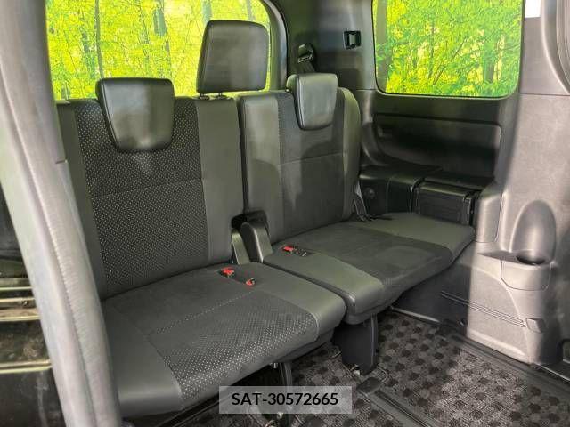 Toyota VOXY 2021-10 370319-10