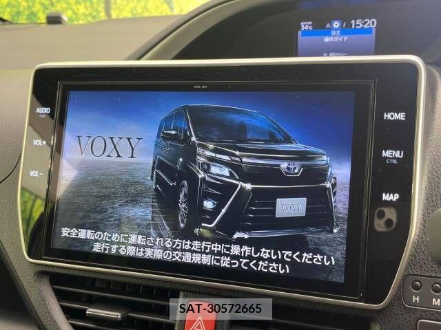 Toyota VOXY 2021-10 370319-2