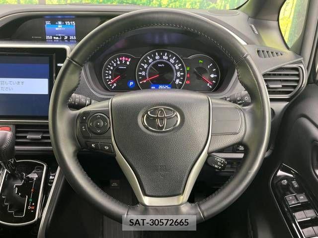 Toyota VOXY 2021-10 370319-12
