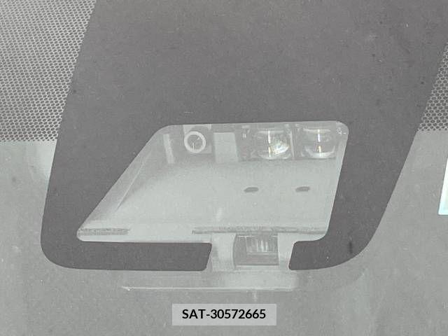 Toyota VOXY 2021-10 370319-3
