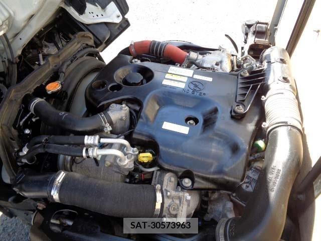 Isuzu ELF TRUCK 2015-08 334132-3