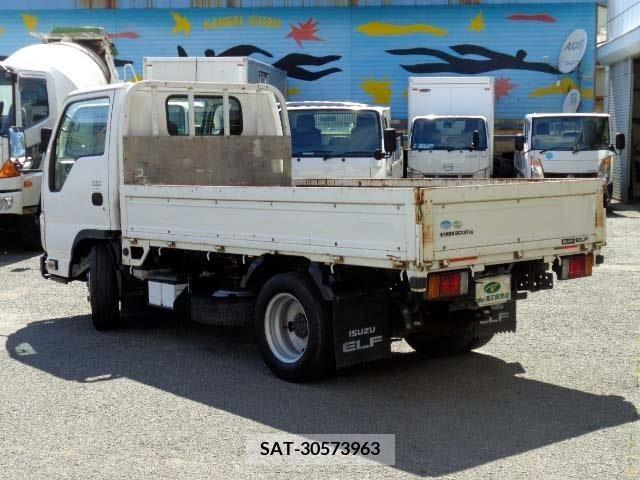Isuzu ELF TRUCK 2015-08 334132-1