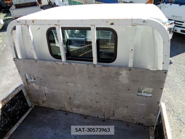 Isuzu ELF TRUCK 2015-08 334132-9
