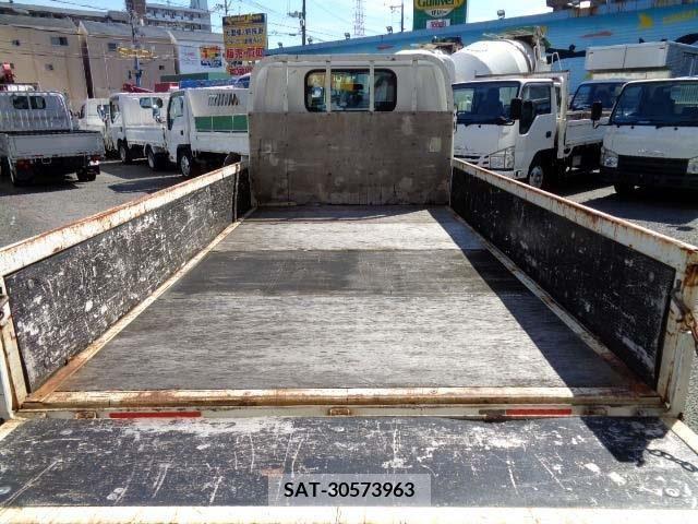 Isuzu ELF TRUCK 2015-08 334132-8