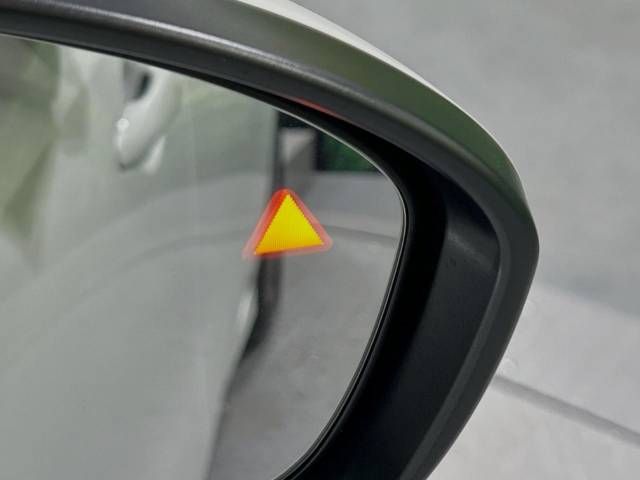 Nissan AURA 2023-06 193884-6