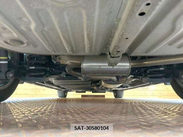 Toyota VOXY 2017-05 288859-19