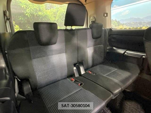 Toyota VOXY 2017-05 288859-9