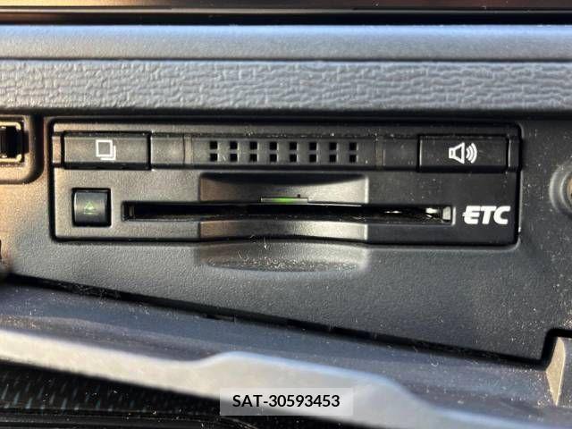 Toyota ISIS 2014-03 250558-6
