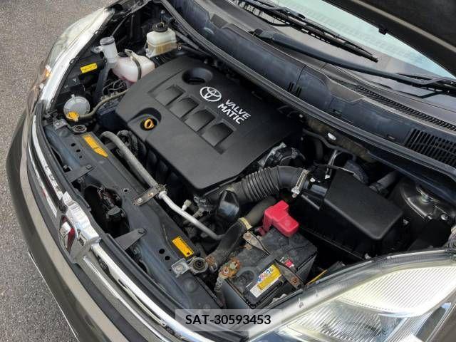 Toyota ISIS 2014-03 250558-19