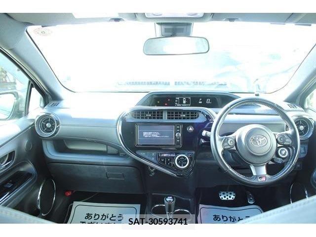 Toyota AQUA 2018-06 389340-16