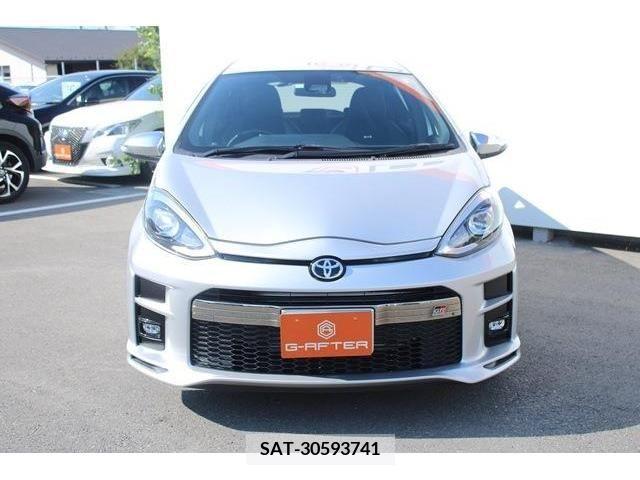 Toyota AQUA 2018-06 389340-6