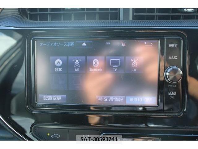 Toyota AQUA 2018-06 389340-4