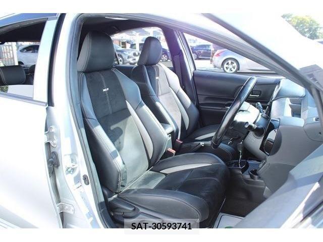 Toyota AQUA 2018-06 389340-13