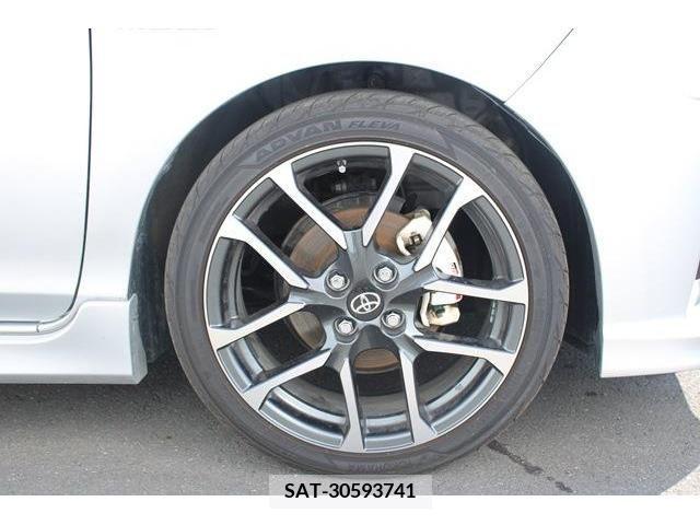 Toyota AQUA 2018-06 389340-12