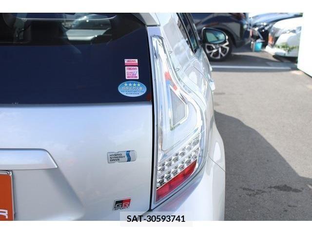 Toyota AQUA 2018-06 389340-11