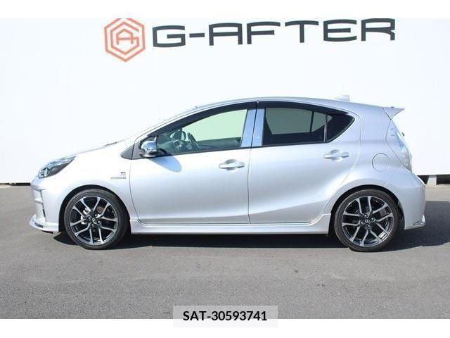 Toyota AQUA 2018-06 389340-9