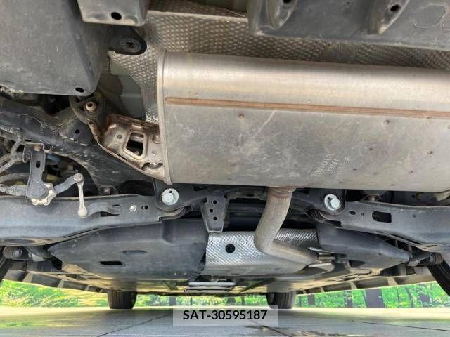Toyota PRIUS 2018-06 330932-19