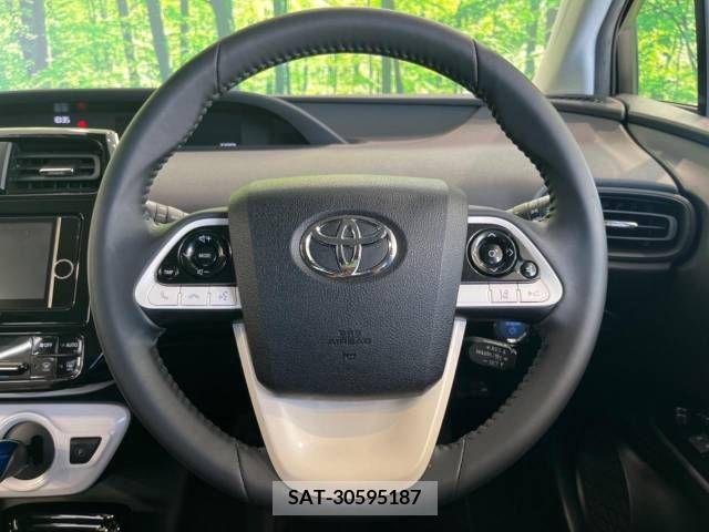 Toyota PRIUS 2018-06 330932-11