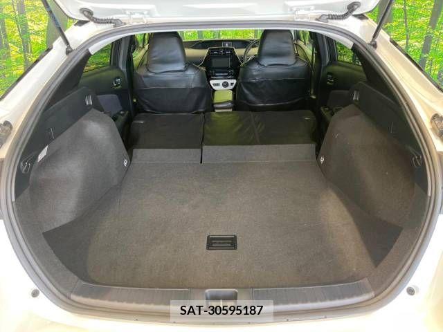 Toyota PRIUS 2018-06 330932-10