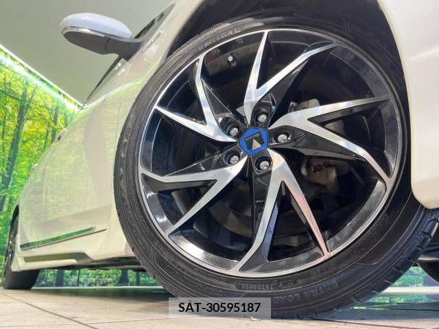 Toyota PRIUS 2018-06 330932-13