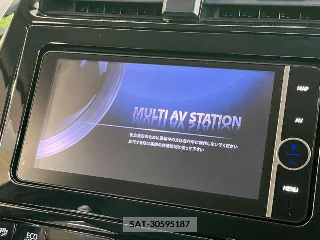 Toyota PRIUS 2018-06 330932-3