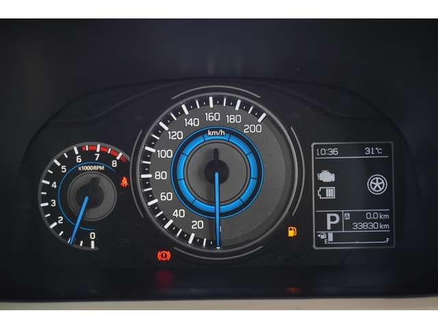 Suzuki X BEE 2018-06 13449-3