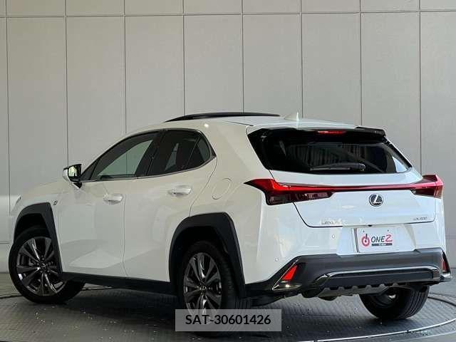 Lexus UX 2019-07 276966-2