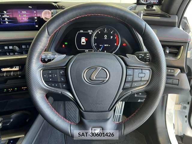 Lexus UX 2019-07 276966-5