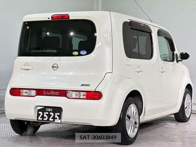 Nissan CUBE 2011-06 222114-8