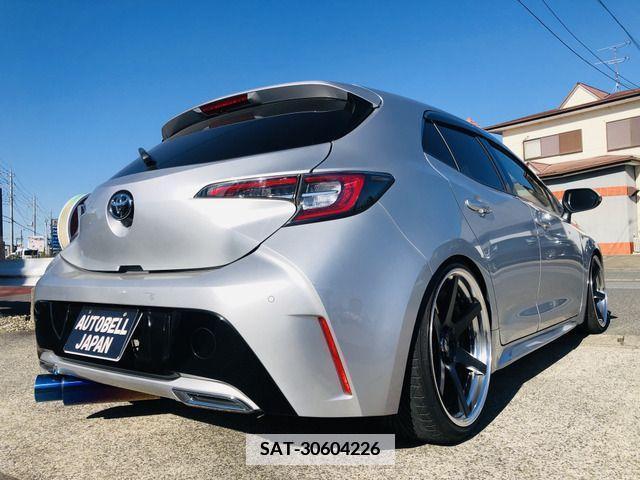 Toyota COROLLA SPORT 2018-08 372035-1