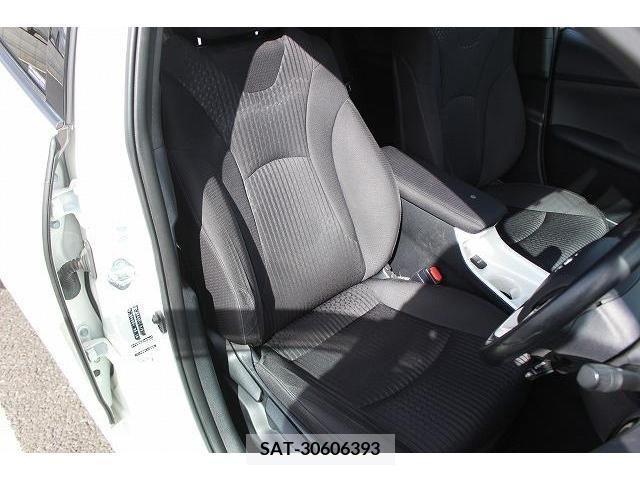 Toyota PRIUS 2016-06 209270-12