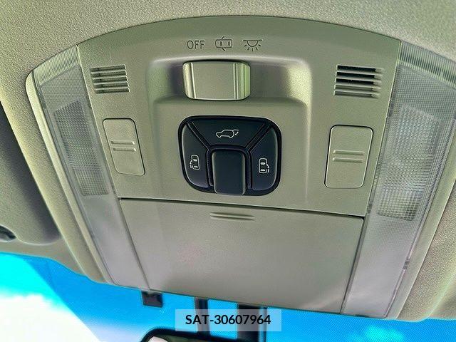 Toyota VELLFIRE 2013-03 215063-12
