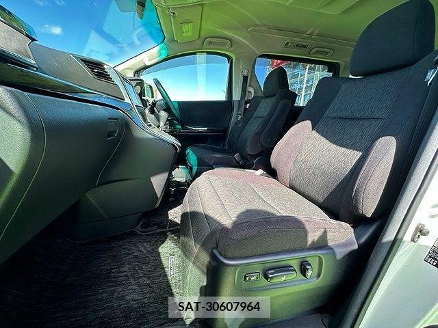 Toyota VELLFIRE 2013-03 215063-3