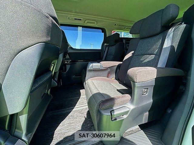Toyota VELLFIRE 2013-03 215063-9