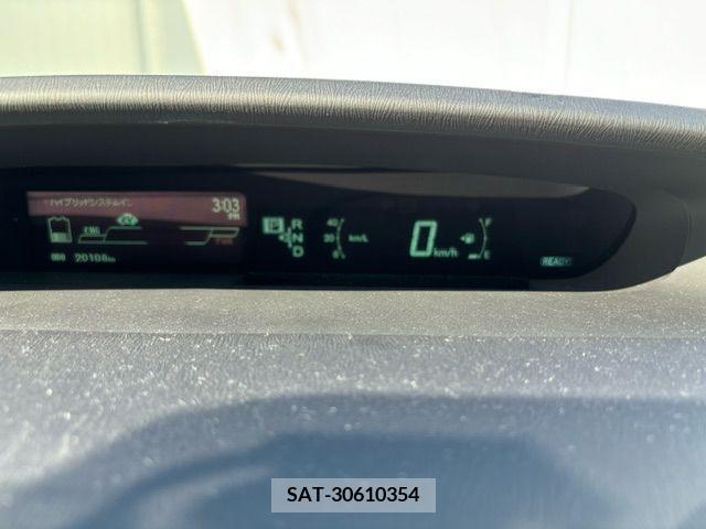 Toyota PRIUS 2013-03 366560-7