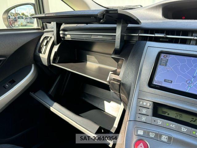 Toyota PRIUS 2013-03 366560-23