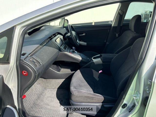 Toyota PRIUS 2013-03 366560-3